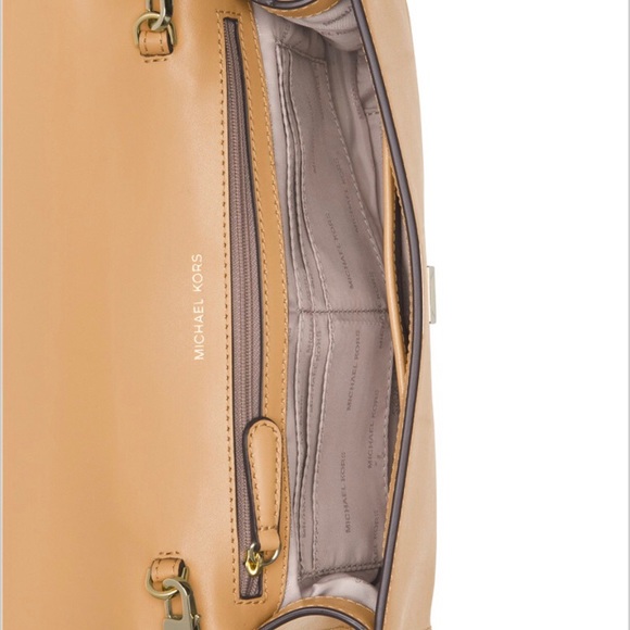 LAST 1 ⭐️ New MK Mott Crossbody clutch butternut - Picture 4 of 8